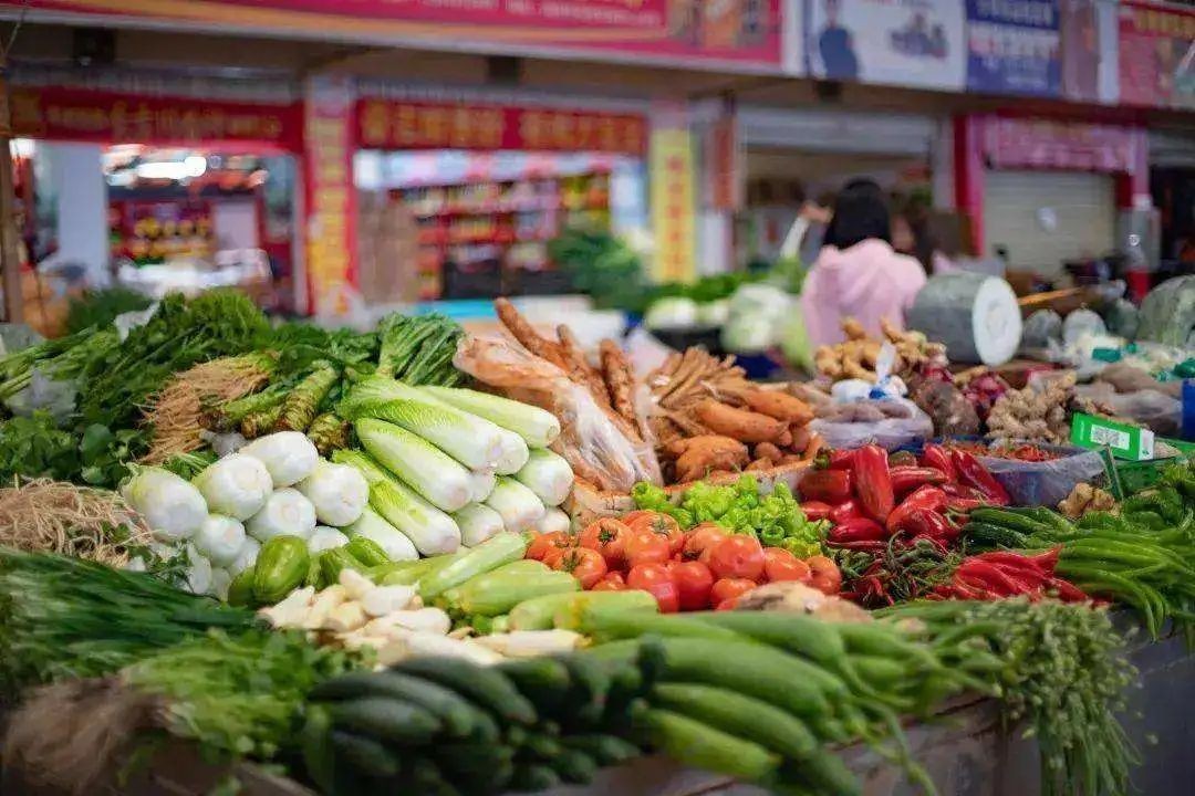 走！一起去逛菜市場